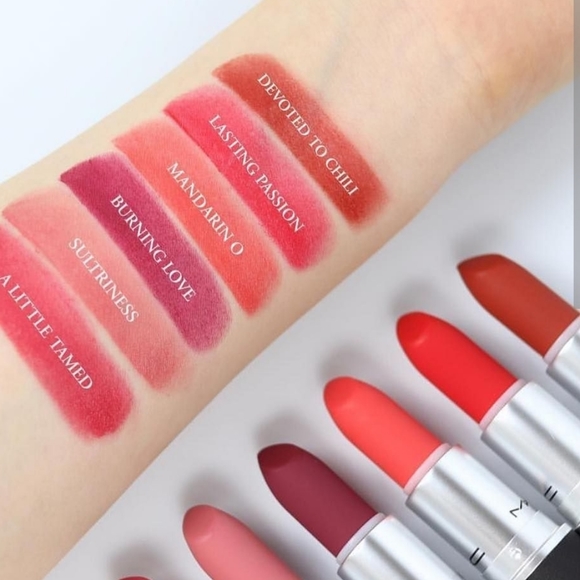 Mac Cosmetics Powder Kiss Lipstick | Mandarin O | Brand New in Box | Authentic - Picture 8 of 15